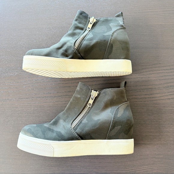 Steve Madden‎ Wedge Hidden Heel Camo Print Side Zip Fashion Sneakers 7M - Picture 9 of 11